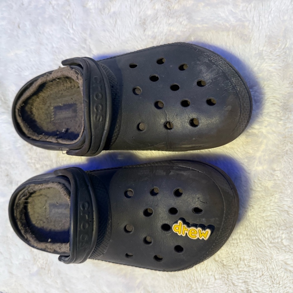 CROCS Kids' Black Fleece-Lined Slippers
